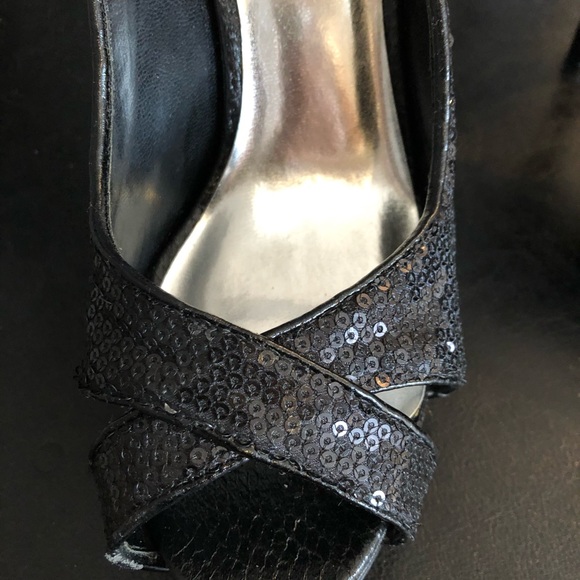 3 for 15 ๐ Spring Sequin Heels - Picture 6 of 7